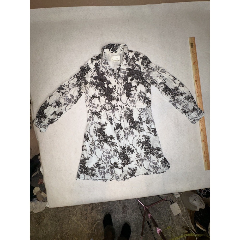 Anthropologie Black And White Floral Dress Long Sleeve  Size 6 Button Front